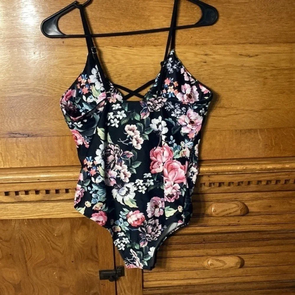 Dilinte Boho-Chic Romantic Floral Lace Up One Piece Swimsuit Tropical Large‎
